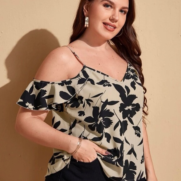 3/$20 Plus Floral print cold shoulder top - Picture 8 of 8